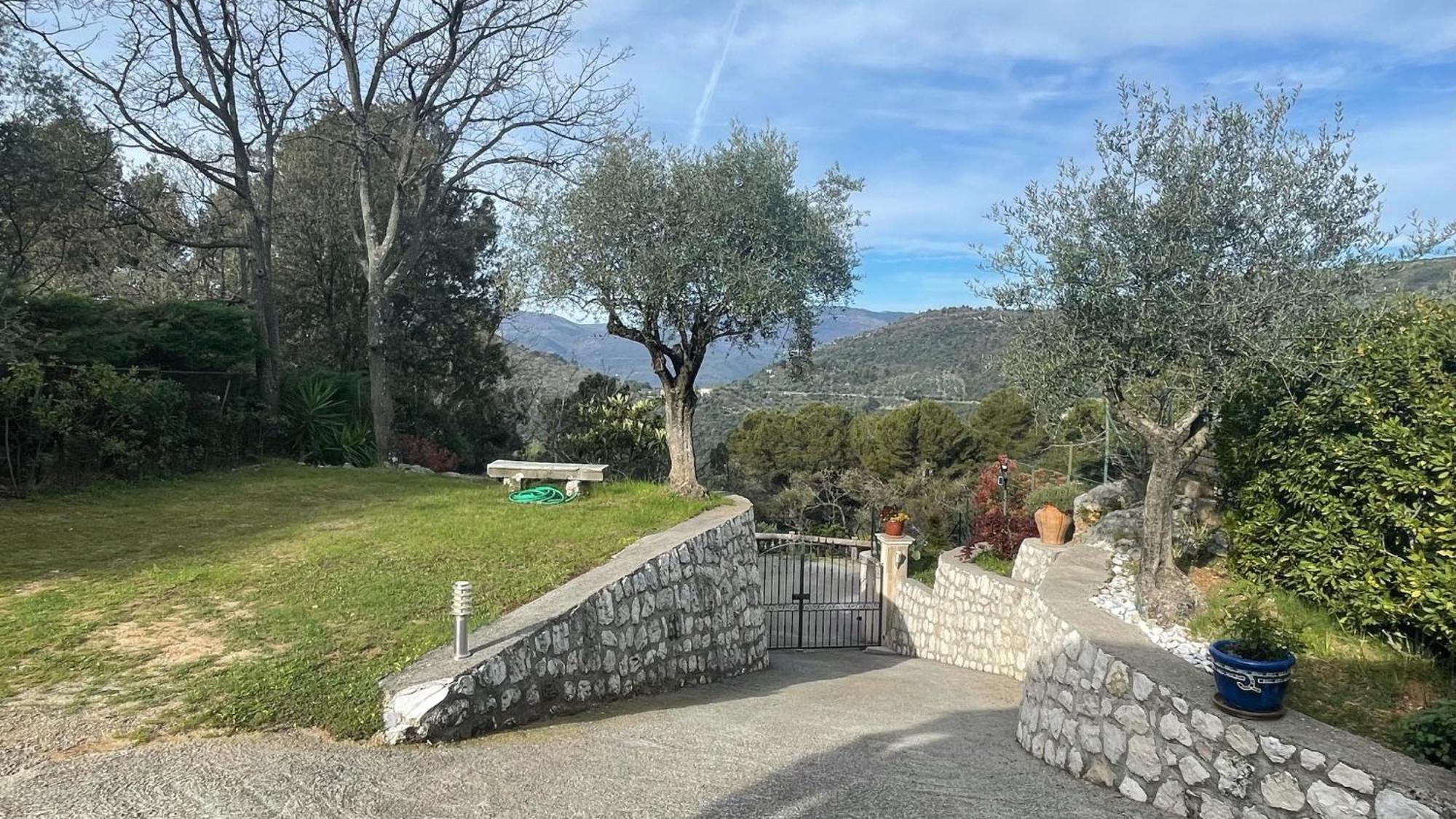 Levens Rez De Jardin, Entre Mer Et Montagne מראה חיצוני תמונה