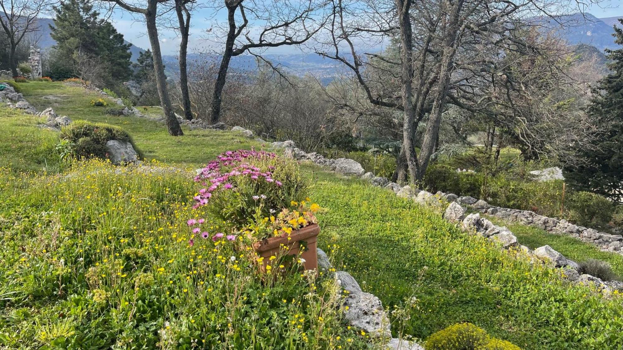 Levens Rez De Jardin, Entre Mer Et Montagne מראה חיצוני תמונה